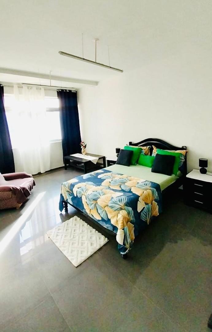 Cozy Home With Terrace Views! ปงตา ดู ซอล ภายนอก รูปภาพ
